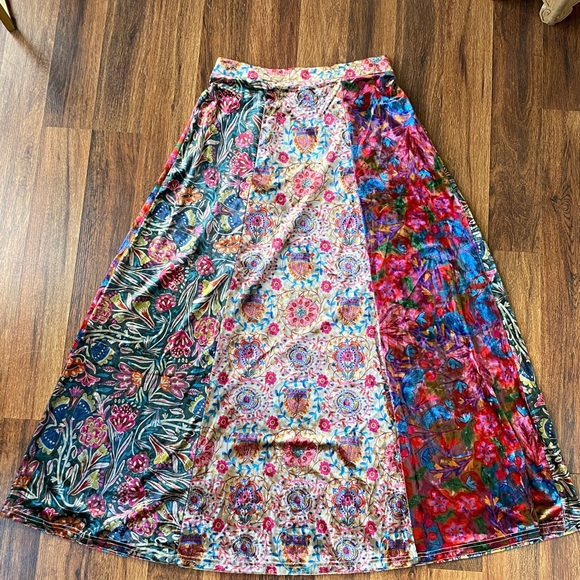 NATURAL LIFE Multicolor velvet maxi Boho floral Skirt with elastic waist Sz. M - Picture 1 of 8